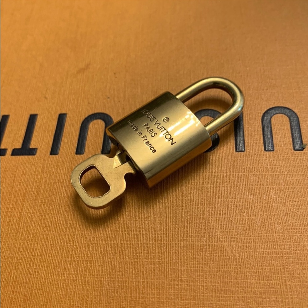 Louis Vuitton Lock and Key #305 - Picture 2 of 4